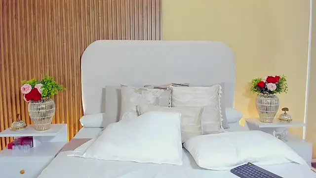 Snapshot of LondraBlush chatting on 03.25.26 LondraBlush online show from 03.25.26