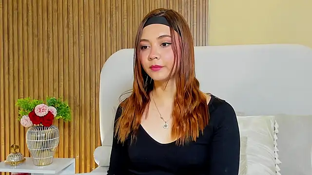 Snapshot of LondraBlush chatting on 04.08.26 LondraBlush online show from 04.08.26