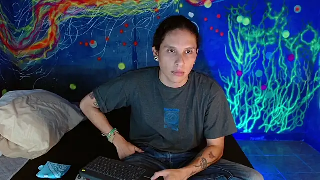 Snapshot of alan_dominat chatting on 11.18.25 alan dominat online show from 11.18.25