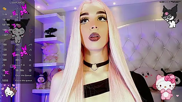 Snapshot of dearAlanaxxx chatting on 11.26.25 dearAlanaxxx online show from 11.26.25