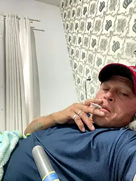 Snapshot of patraick chatting on 11.18.25 patraick online show from 11.18.25