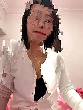 Snapshot of xiaoling2358 chatting on 11.24.25 xiaoling2358 online show from 11.24.25