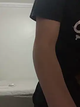 Snapshot of oIAcyber chatting on 11.17.25 oIAcyber online show from 11.17.25