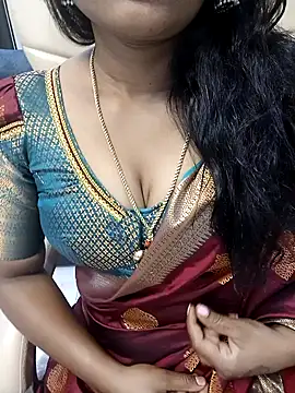 Snapshot of Premalatha_28 chatting on 11.15.25 Premalatha 28 online show from 11.15.25