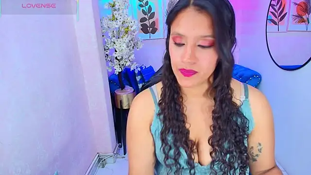 Snapshot of Lili_rousx chatting on 11.28.25 Lili rousx online show from 11.28.25