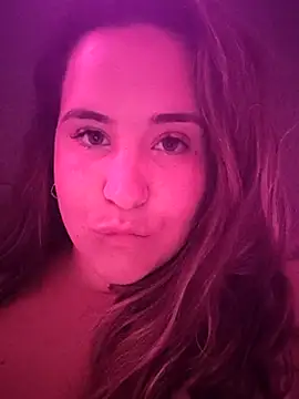 Snapshot of iviiiiiiiiiii chatting on 11.18.25 iviiiiiiiiiii online show from 11.18.25