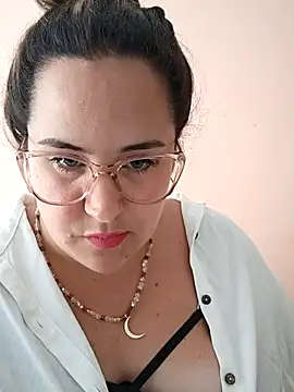 Snapshot of iviiiiiiiiiii chatting on 11.29.25 iviiiiiiiiiii online show from 11.29.25