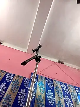 Snapshot of Heaven-2- chatting on 11.18.25 Heaven-2- online show from 11.18.25