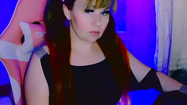 BESTLOLA online show from 11.17.25