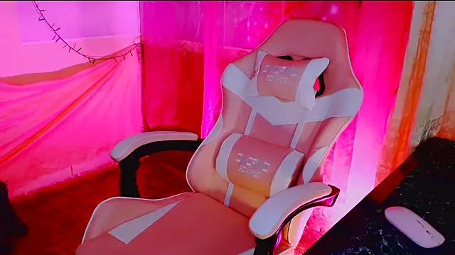 BESTLOLA online show from 11.22.25