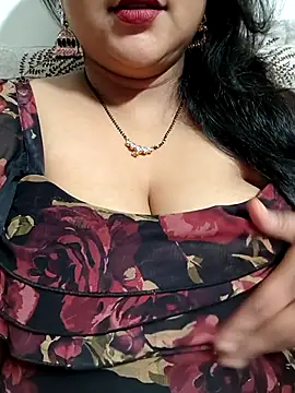 Winter XOXO online show from 11.18.25