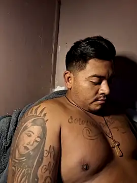 Snapshot of Elchico3030 chatting on 11.17.25 Elchico3030 online show from 11.17.25