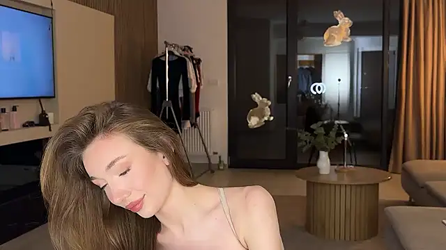 Snapshot of Jolienne chatting on 05.26.26 Jolienne online show from 05.26.26