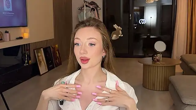 Snapshot of Jolienne chatting on 06.04.26 Jolienne online show from 06.04.26
