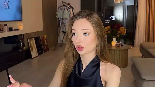 Snapshot of Jolienne chatting on 06.07.26 Jolienne online show from 06.07.26