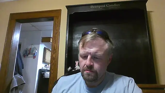 Snapshot of TheOneDonShaun chatting on 04.11.26 TheOneDonShaun online show from 04.11.26