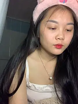 Snapshot of Baa-bee22 chatting on 11.21.25 Baa-bee22 online show from 11.21.25