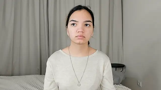 Snapshot of CoreenLuebbers chatting on 11.28.25 CoreenLuebbers online show from 11.28.25