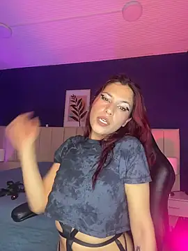 Snapshot of _MissFortune__ chatting on 12.01.25 MissFortune online show from 12.01.25