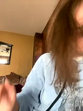 Snapshot of Rosegold69 chatting on 11.18.25 Rosegold69 online show from 11.18.25