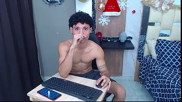 Snapshot of the_nugge chatting on 11.27.25 the nugge online show from 11.27.25