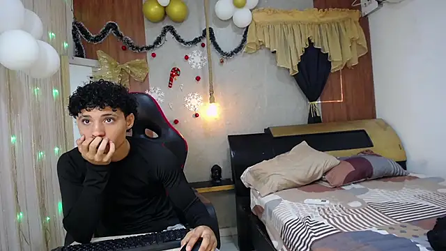 Snapshot of the_nugge chatting on 12.01.25 the nugge online show from 12.01.25