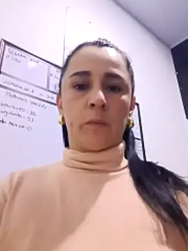 Snapshot of Sex_Annie chatting on 05.08.26 Sex Annie online show from 05.08.26