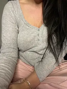 Snapshot of joliie_coquiine chatting on 05.16.26 joliie coquiine online show from 05.16.26
