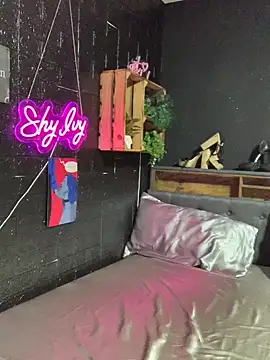 Shy-Ivy online show from 05.21.26
