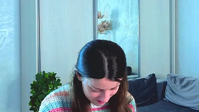 Snapshot of VelvetNyxen chatting on 11.25.25 VelvetNyxen online show from 11.25.25