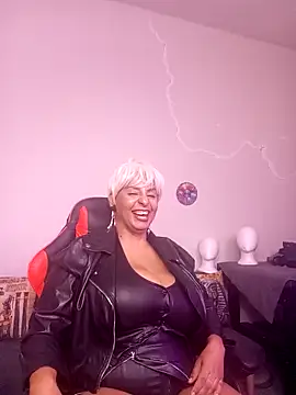 LaReineCleo online show from 04.20.26