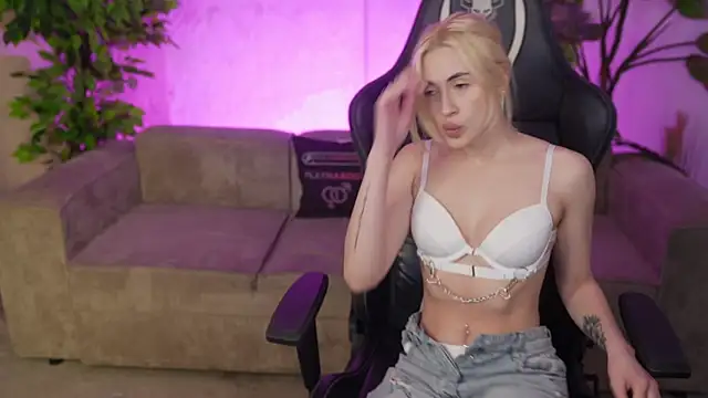 Kara cat online show from 04.04.26