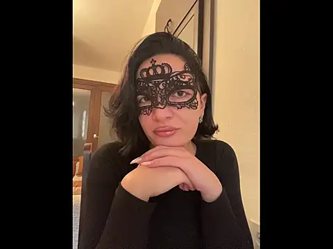 Pineapple online show from 11.25.25