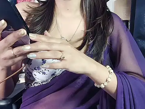 Snapshot of SongBird_01 chatting on 05.25.26 SongBird 01 online show from 05.25.26