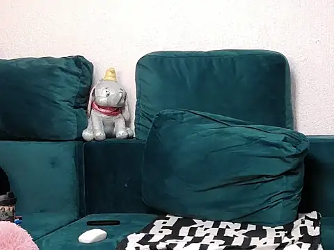 EmilyJenner online show from 04.17.26