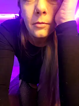 Snapshot of Drowning667 chatting on 11.22.25 Drowning667 online show from 11.22.25