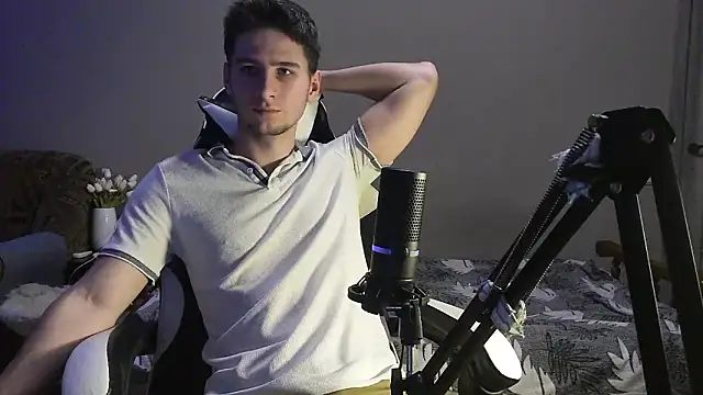 Snapshot of 6thfingq chatting on 11.19.25 6thfingq online show from 11.19.25