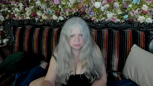Snapshot of mariabelladonna chatting on 07.27.26 mariabelladonna online show from 07.27.26