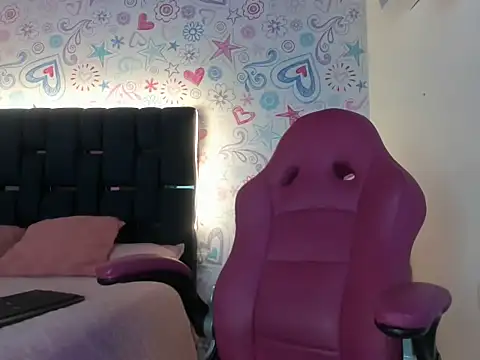 Snapshot of ISA_RIVAS chatting on 11.27.25 ISA RIVAS online show from 11.27.25