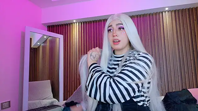 Snapshot of GabyRose9 chatting on 12.01.25 GabyRose9 online show from 12.01.25