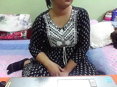 Snapshot of TwinRose2000 chatting on 01.06.26 TwinRose2000 online show from 01.06.26