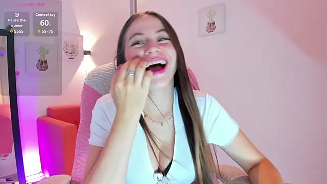 MiaWhiteBunny online show from 02.06.26