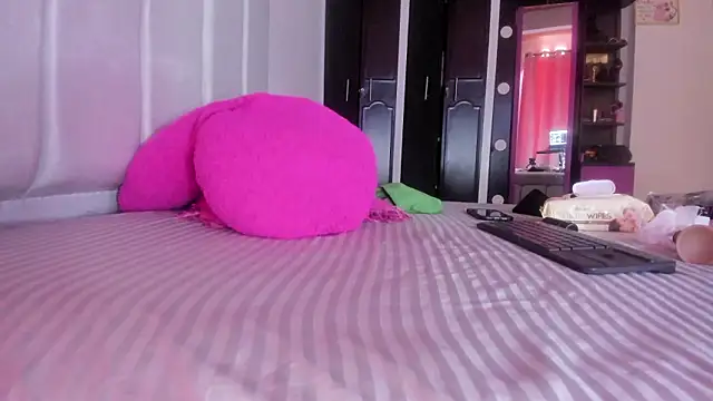 Snapshot of Thaliakim chatting on 02.24.26 Thaliakim online show from 02.24.26