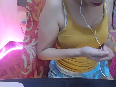 HotAsian Yazzi69 online show from 03.17.26