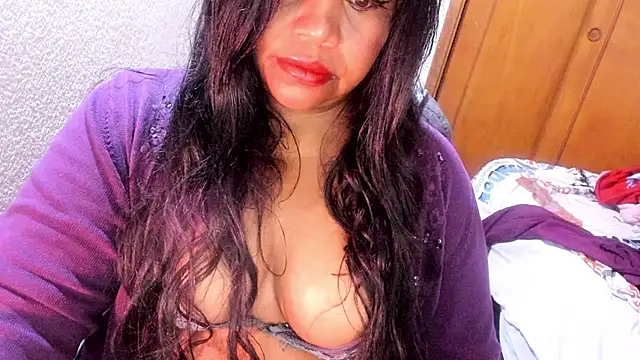 Snapshot of ebonycamelia chatting on 05.03.26 ebonycamelia online show from 05.03.26