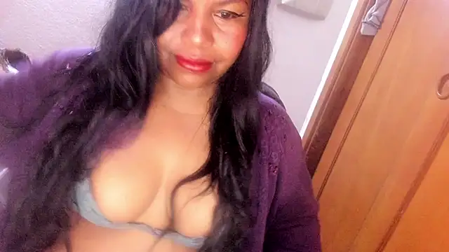 Snapshot of ebonycamelia chatting on 05.23.26 ebonycamelia online show from 05.23.26