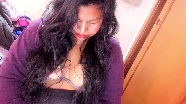 Snapshot of ebonycamelia chatting on 05.25.26 ebonycamelia online show from 05.25.26