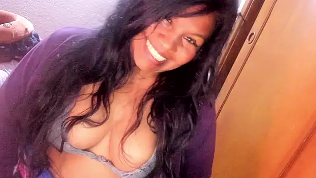Snapshot of ebonycamelia chatting on 06.08.26 ebonycamelia online show from 06.08.26