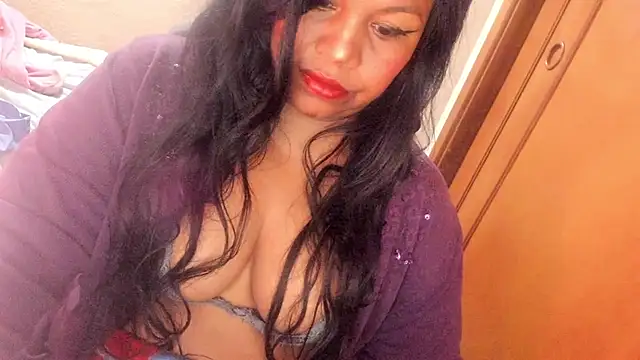 Snapshot of ebonycamelia chatting on 06.08.26 ebonycamelia online show from 06.08.26