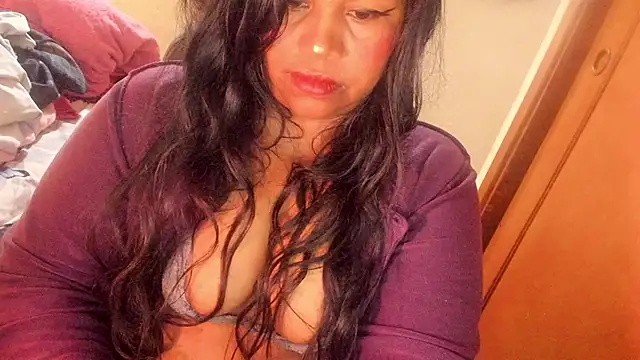 Snapshot of ebonycamelia chatting on 06.19.26 ebonycamelia online show from 06.19.26